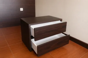 Nakas kayu jati minimalis dengan dua laci penyimpanan custom untuk kamar tidur