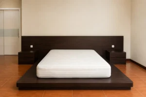 Tempat tidur kayu jati minimalis dengan headboard dan nakas custom untuk kamar tidur modern